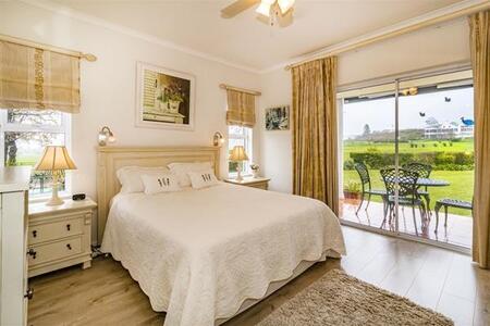 2 Bedroom Apartment in Erinvale Estate