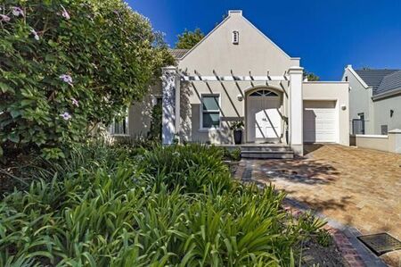 2 Bedroom House in Erinvale Estate