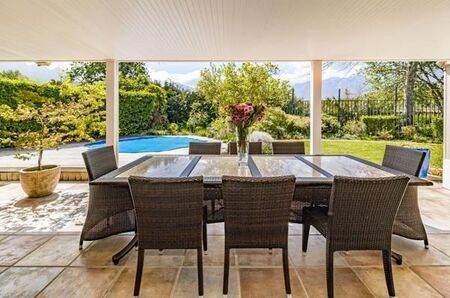 2 Bedroom House in Erinvale Estate