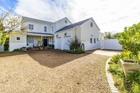 1 Bedroom House in Erinvale Estate