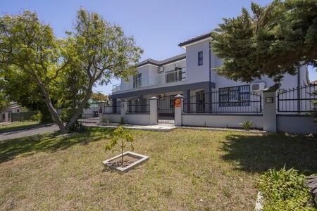 6 Bedroom House in Heldervue