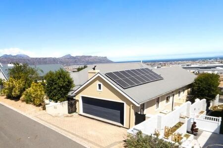 2 Bedroom House in Meerhof Estate