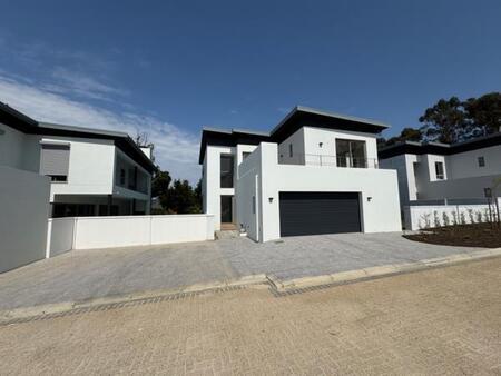 4 Bedroom House in Parel Vallei