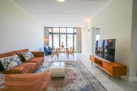 3 Bedroom Apartment in Somerset West Central