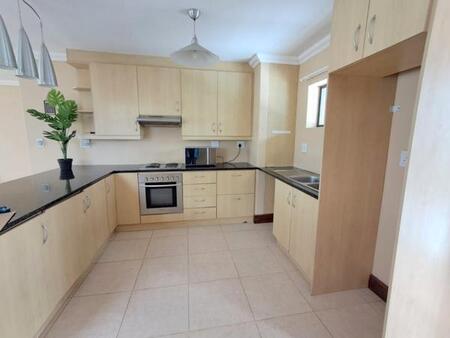 2 Bedroom Apartment in Somerset West Central