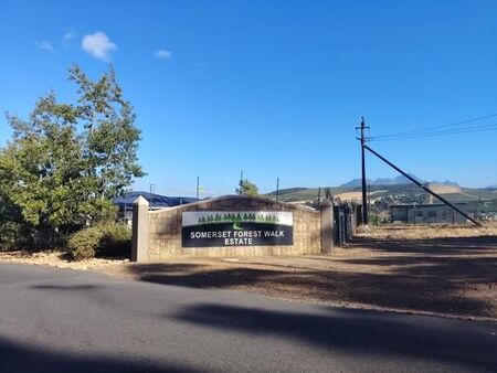 2 Bedroom Apartment in Sir Lowrys Pass