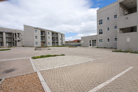 2 Bedroom Apartment in Muizenberg