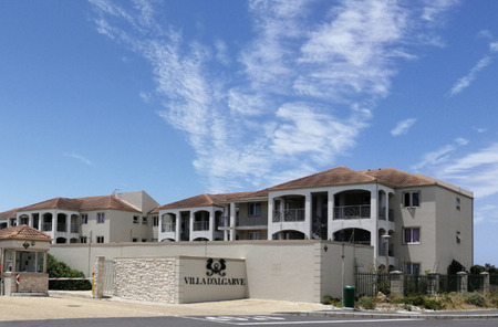 3 Bedroom Apartment in Capricorn