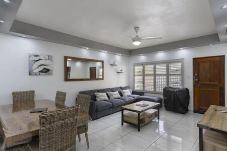 2 Bedroom Apartment in Gordons Bay Central