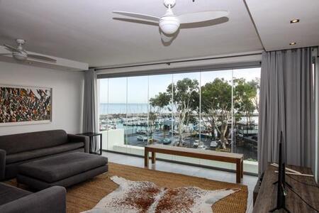 4 Bedroom Apartment in Gordons Bay Central