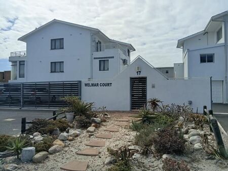 2 Bedroom Apartment in Bloubergstrand