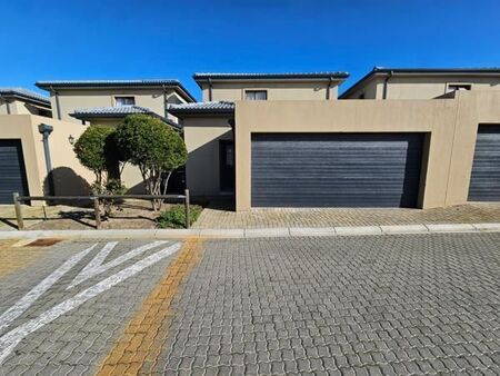 3 Bedroom Duplex in Parklands East