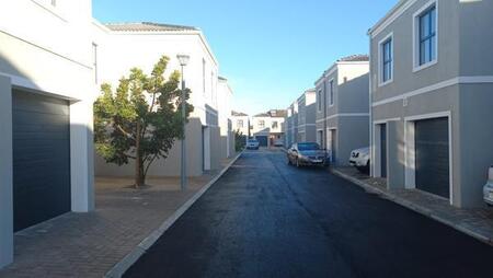 3 Bedroom Townhouse in Parklands North