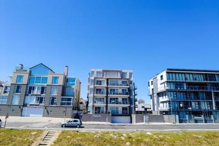 2 Bedroom Apartment in Bloubergstrand