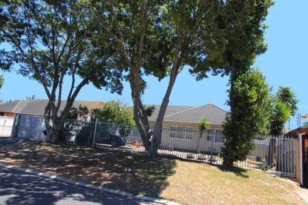 3 Bedroom House in Table View