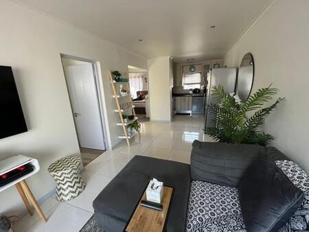 2 Bedroom Apartment in Table View