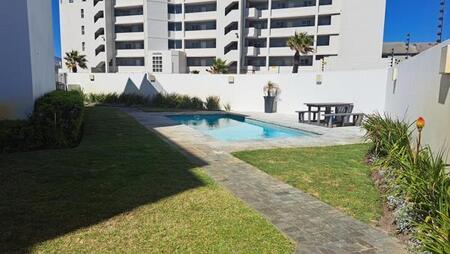 2 Bedroom Apartment in Table View