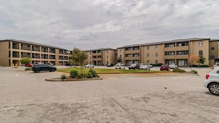 2 Bedroom Apartment in Parklands