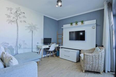 2 Bedroom Apartment in Bloubergrant