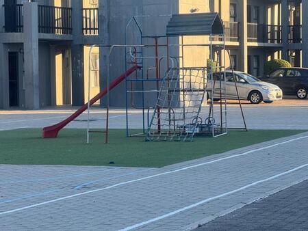 2 Bedroom Apartment in Parklands East