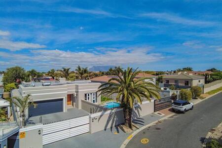 3 Bedroom House in Table View