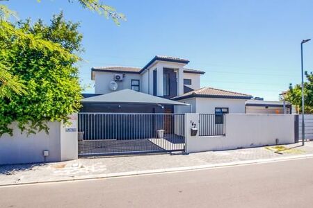 3 Bedroom House in Parklands North