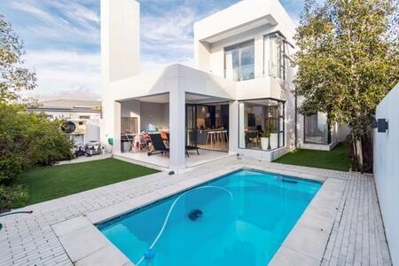 3 Bedroom House in Sandown