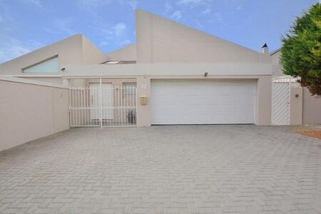 5 Bedroom House in West Beach