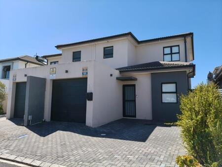3 Bedroom House in Parklands North
