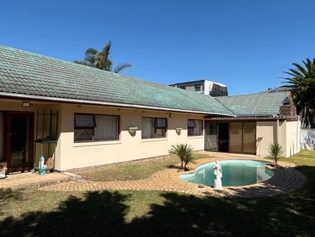 1 Bedroom Apartment in Table View