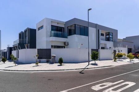 5 Bedroom House in Sandown