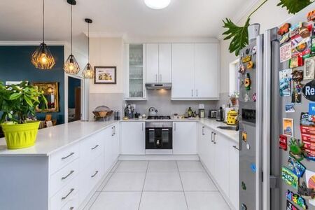 3 Bedroom House in Sunningdale