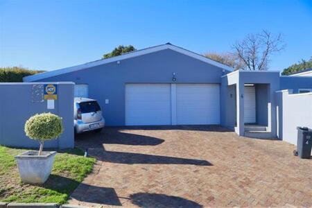 4 Bedroom House in Loevenstein