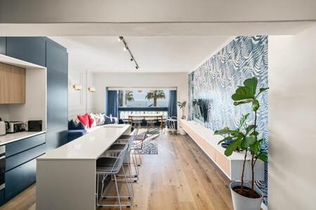 2 Bedroom Apartment in Sea Point