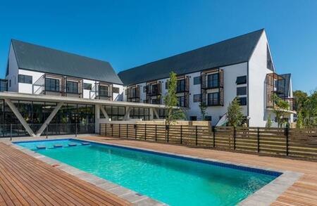 1 Bedroom Apartment in Paardevlei