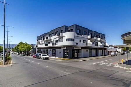 1 Bedroom Apartment in Somerset West Central