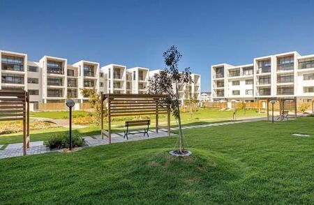 1 Bedroom Flat in Paardevlei