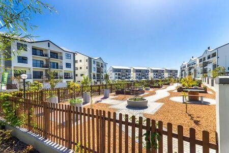 1 Bedroom Apartment in Somerset West Central