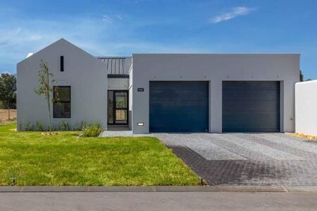 3 Bedroom House in Charleston Hill