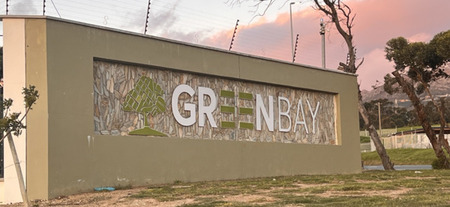 2 Bedroom Apartment in Gordons Bay Central