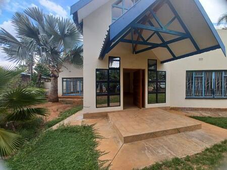 4 Bedroom House in Hartswater