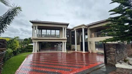 6 Bedroom House in Stonehenge