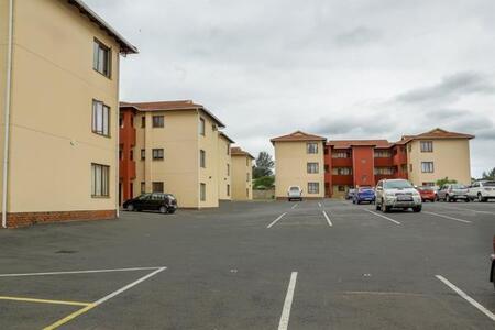 2 Bedroom Apartment in Brackenham