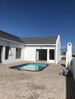 4 Bedroom House in Velddrif