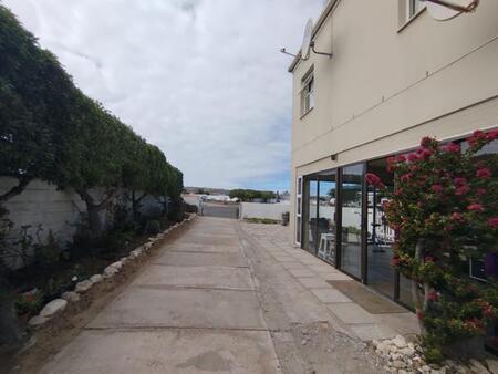 1 Bedroom Apartment in Country Club