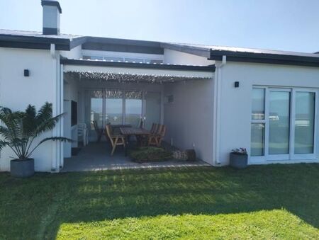 4 Bedroom House in Glentana