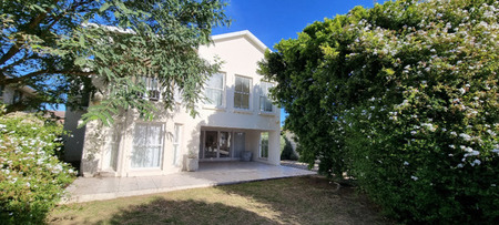 2 Bedroom House in Reebok