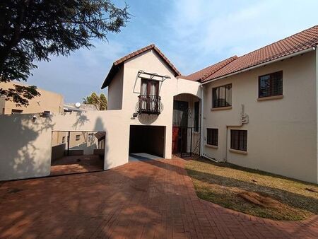 4 Bedroom house to rent in Sterrewag, Pretoria
