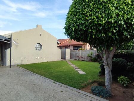 2 Bedroom house to rent in Lebanon, Mabopane