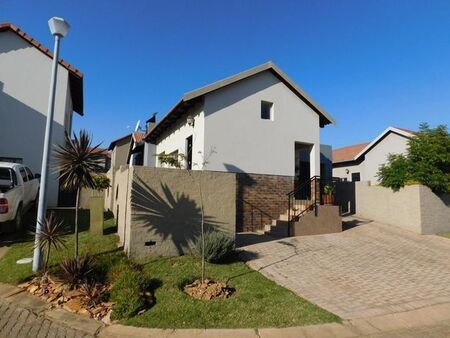 3 Bedroom house to rent in Olympus Ah, Pretoria
